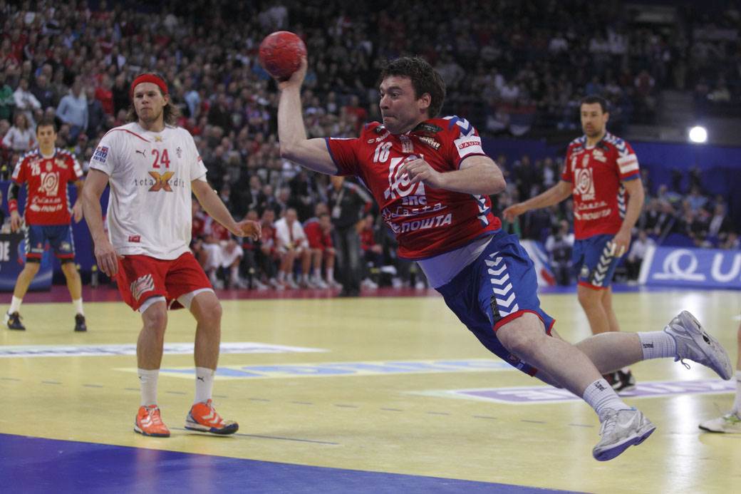 Srbija Danska rukomet 2012 10.jpg