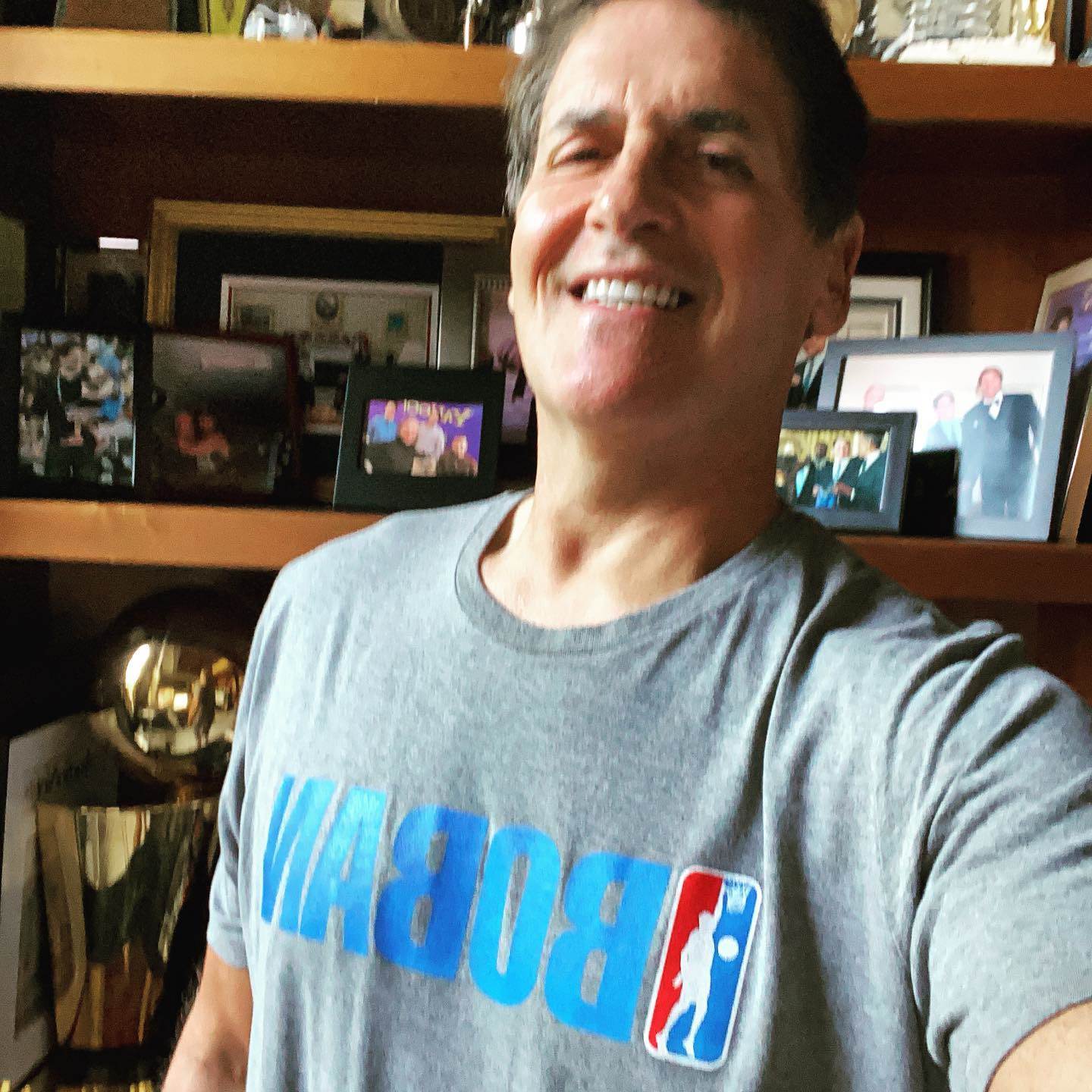 Gazda Dalasa Mark Kjuban nabavlja lekove za siromašne