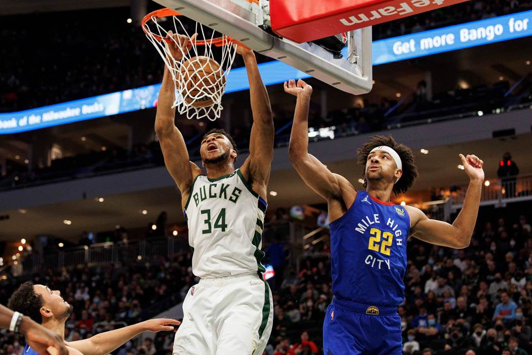 nba denver milvoki 4.jpg