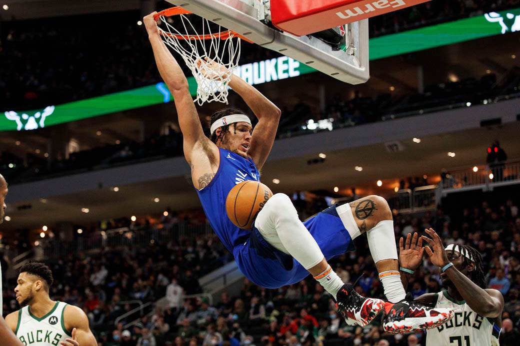 nba denver milvoki 6.jpg