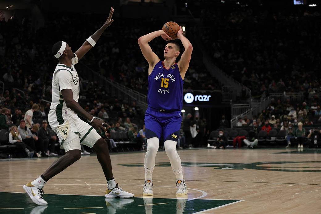 nba denver milvoki 7.jpg