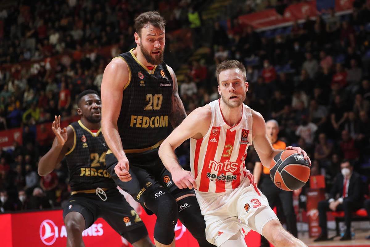 Ostin Holins posle poraza od Monaka