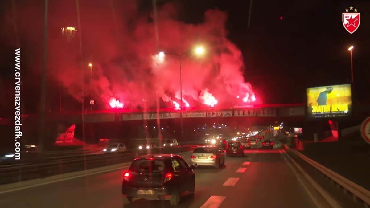 Doček Crvene Zvezde prilikom povratka sa priprema, Crvena Zvezda (6).jpg