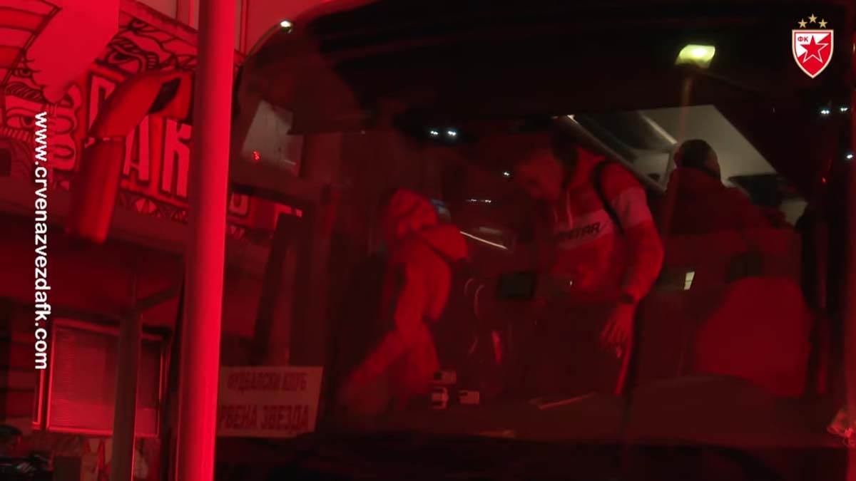 Doček Crvene Zvezde prilikom povratka sa priprema, Crvena Zvezda (9).jpg