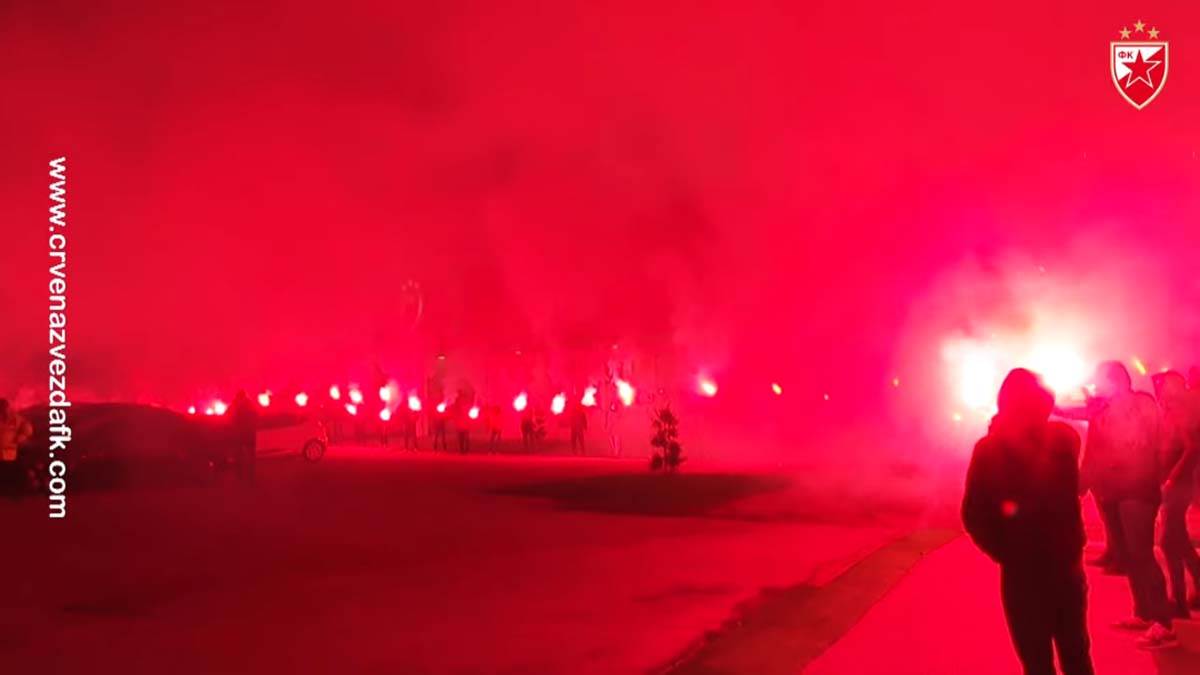 Doček Crvene Zvezde prilikom povratka sa priprema, Crvena Zvezda (10).jpg