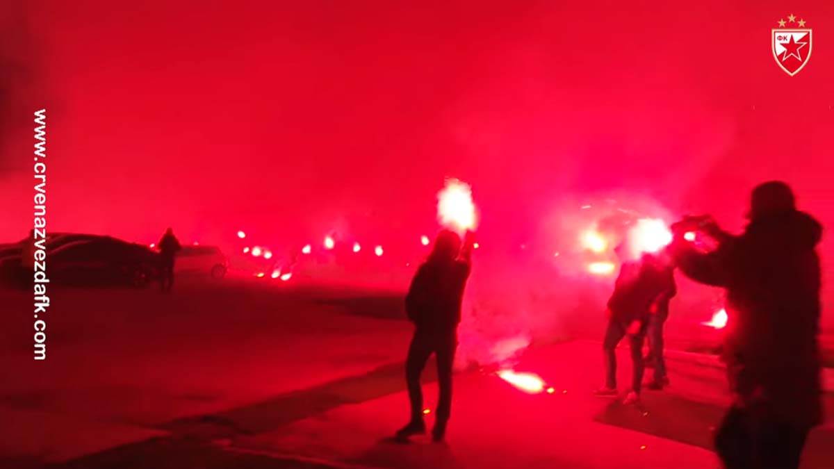 Doček Crvene Zvezde prilikom povratka sa priprema, Crvena Zvezda (11).jpg
