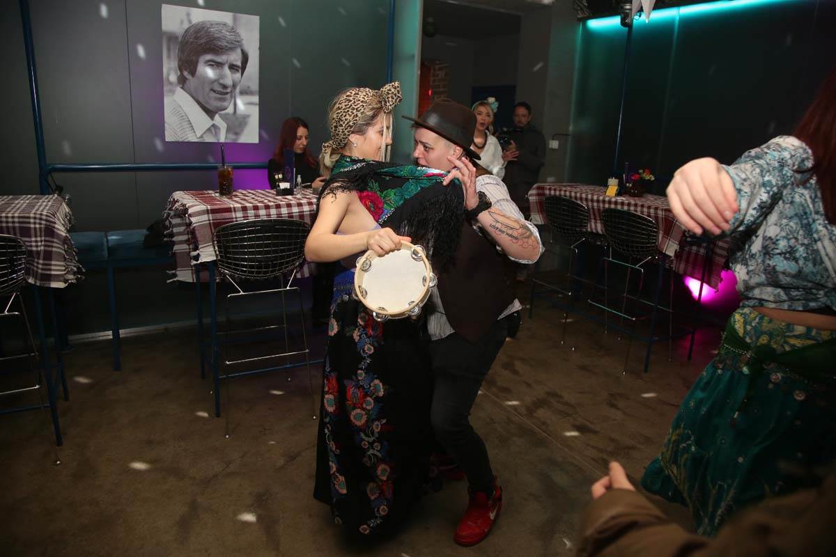 Karaoke veče sa Radom Vasić u BARu (2).jpg