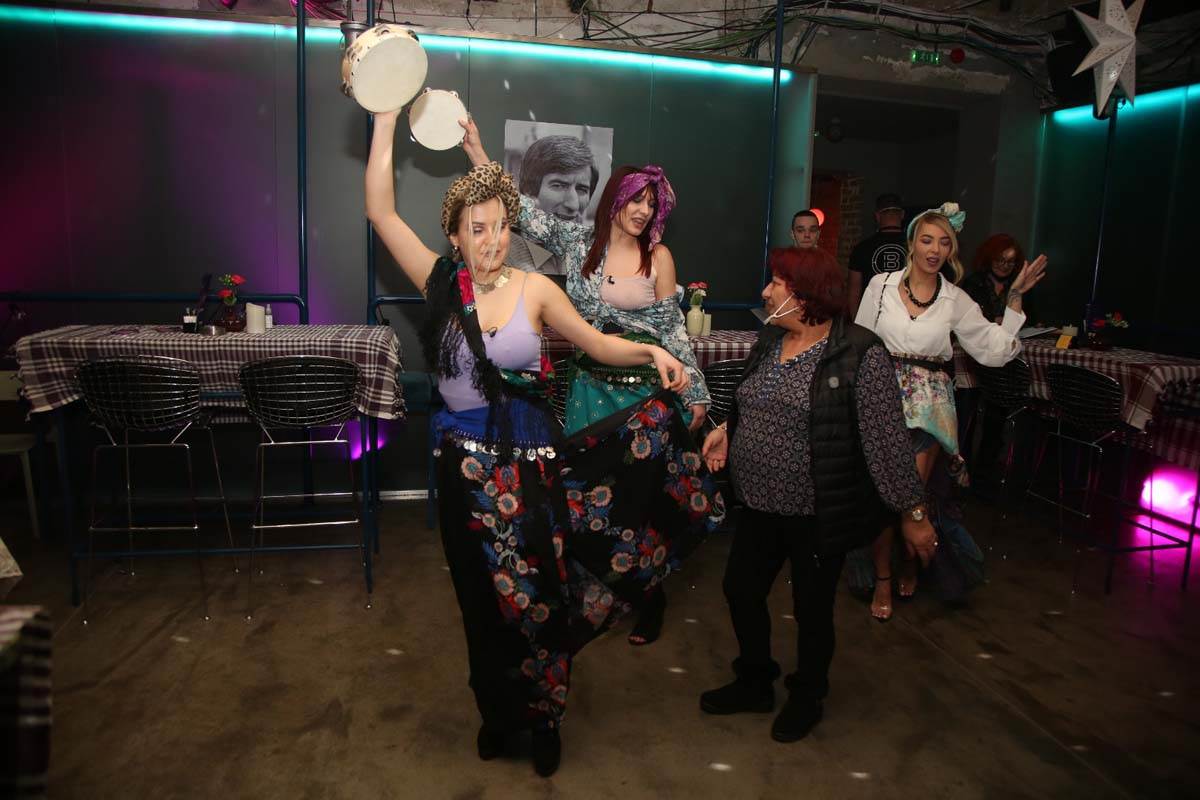 Karaoke veče sa Radom Vasić u BARu (11).jpg