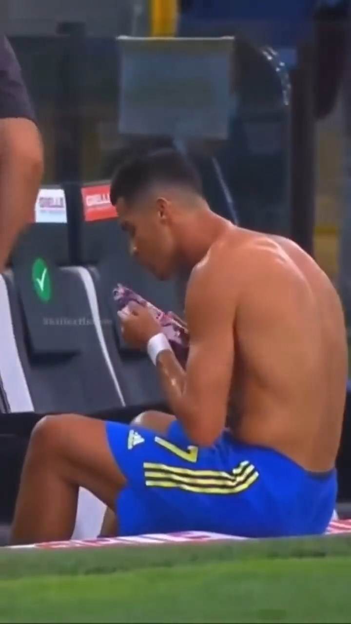 Ronaldo, ritual, štitinik (8).jpg