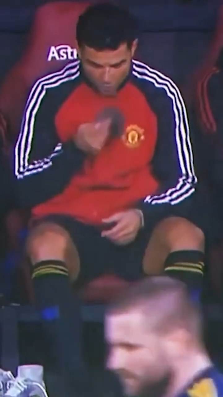 Ronaldo, ritual, štitinik (3).jpg