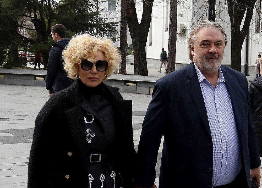 Lepa Brena o Bobi