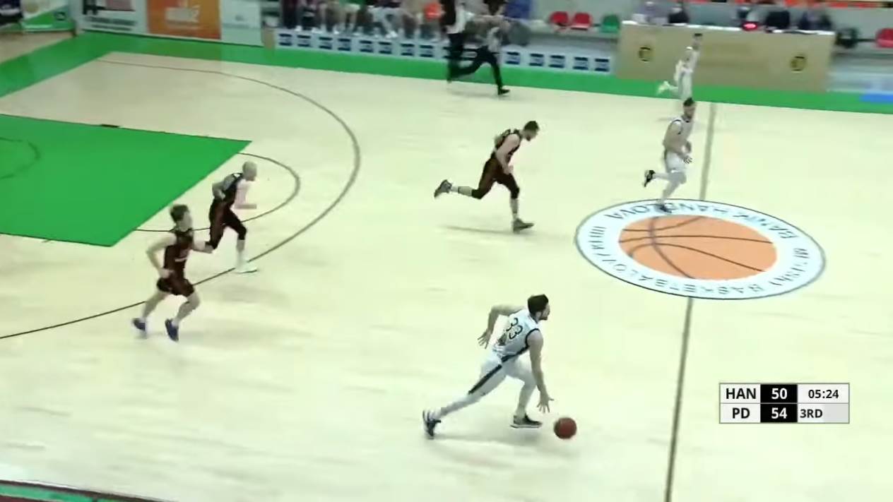 Aleksandar Zvečević  (3).png