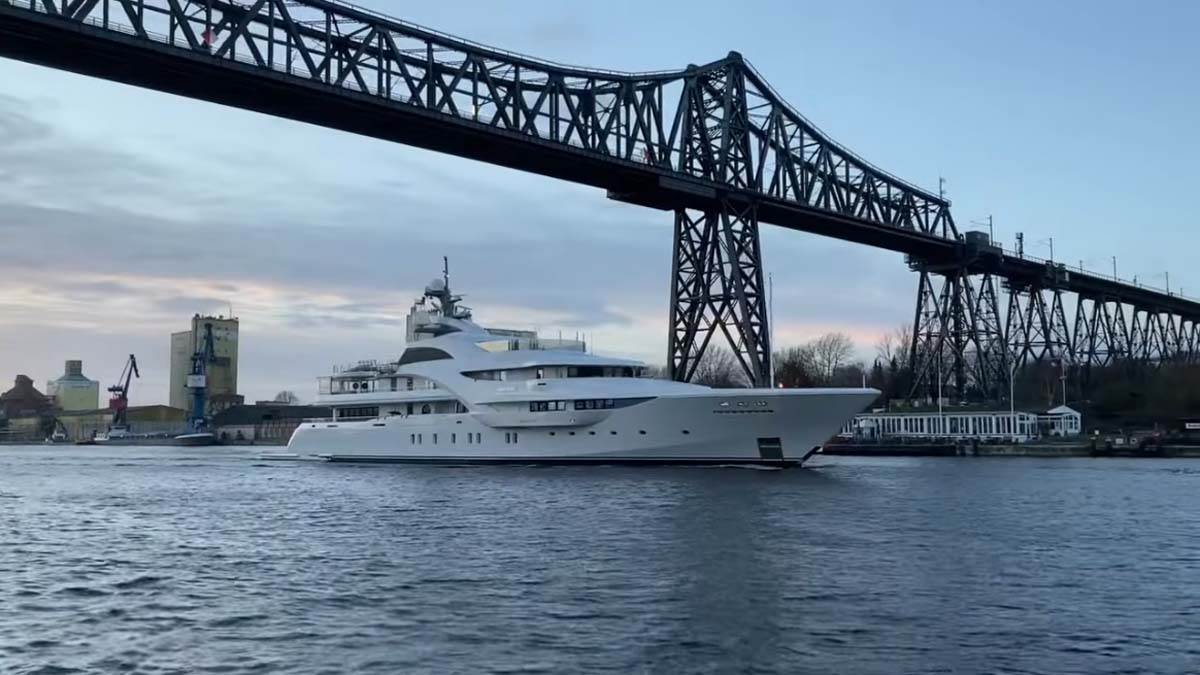 Super jahta, Graceful, Vladimir Putin (3).jpg