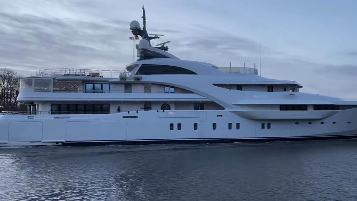 Super jahta, Graceful, Vladimir Putin (6).jpg