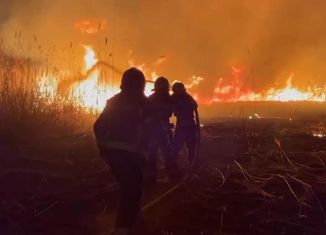 Gašenje požara u Futogu