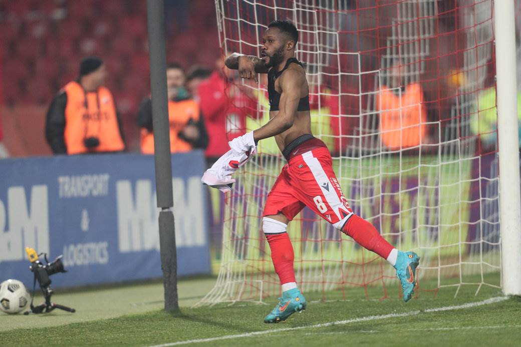 Zvezda radnički hoas na stadionu (2).JPG