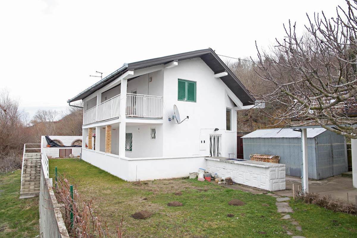 Šaban Šaulić, vikendica (2).jpg