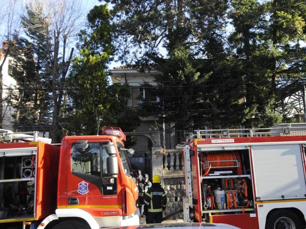 Gori Hrvatska ambasada u Beogradu