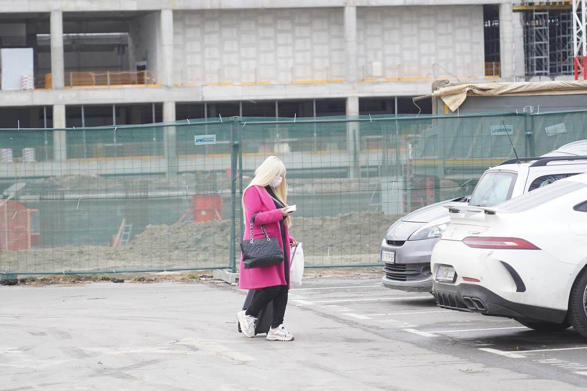 Dara Bubamara tukla muškarca na aerodromu