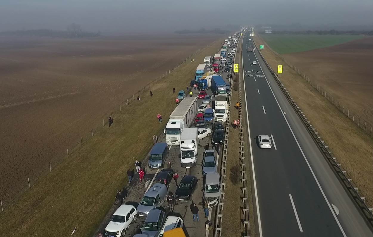 sudar na naplatnoj rampi3.png