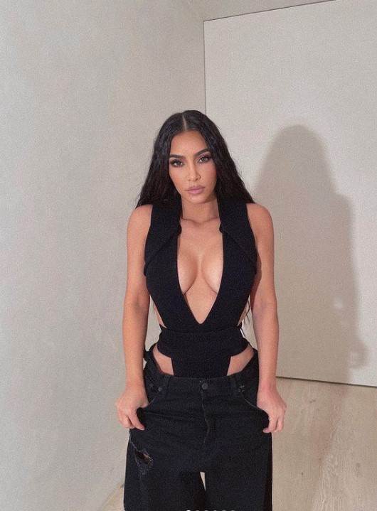 kim kardasian pantalone