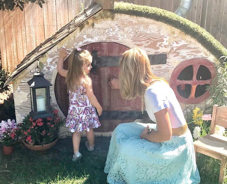 debi matenopulos1.png