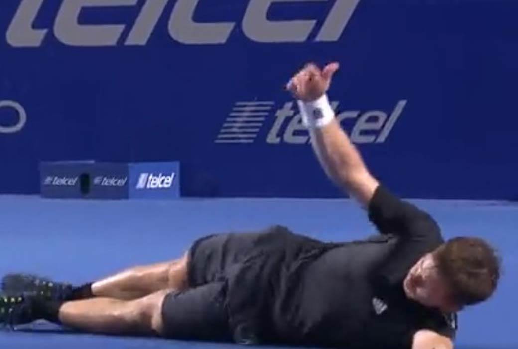 Stefan Kozlov se srušio na terenu 2.jpg