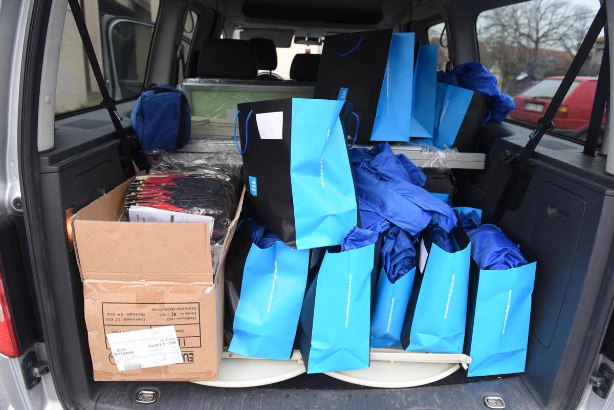 Surčin 5.000 sadnica hrasta zahvaljujući zajedničkoj akciji zaposlenih