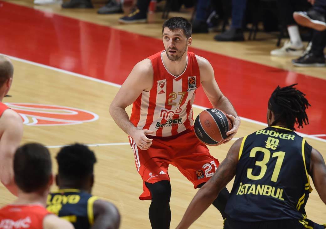 CRVENA_ZVEZDA_vs_FENERBAHCE_045.jpg