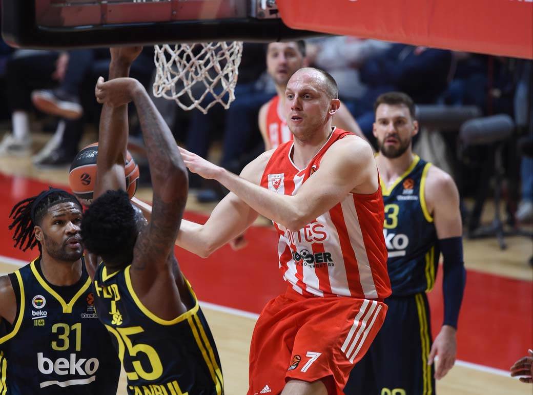 CRVENA_ZVEZDA_vs_FENERBAHCE_049.jpg