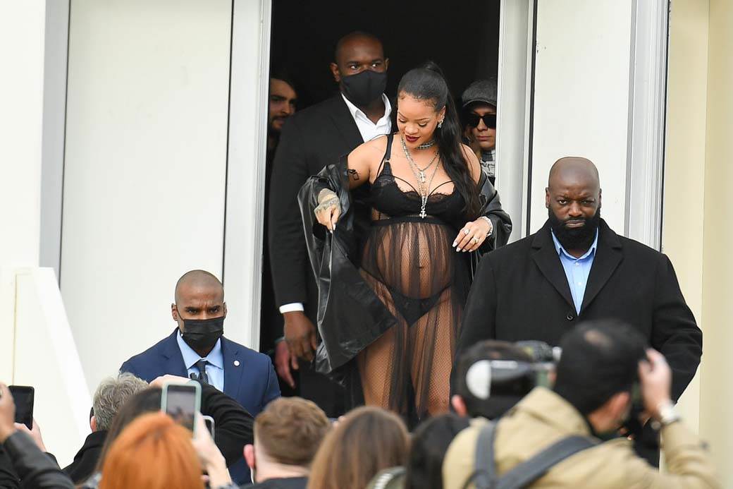 Rijana trudna odeca stil (2).jpg