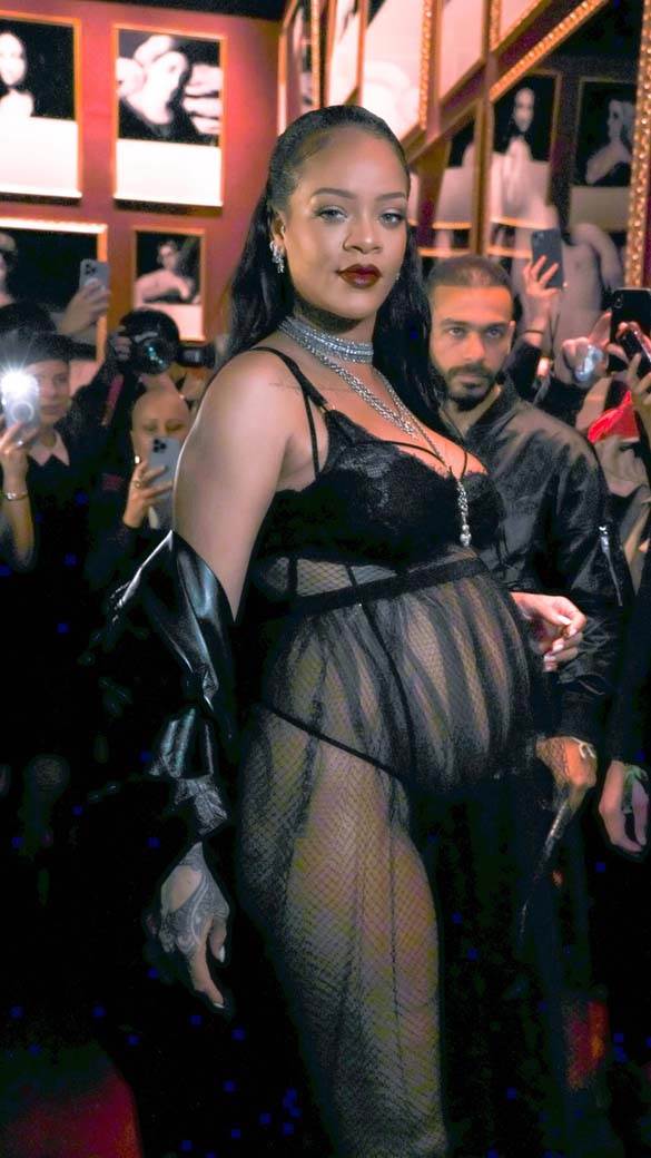 Rijana trudna odeca stil (7).jpg