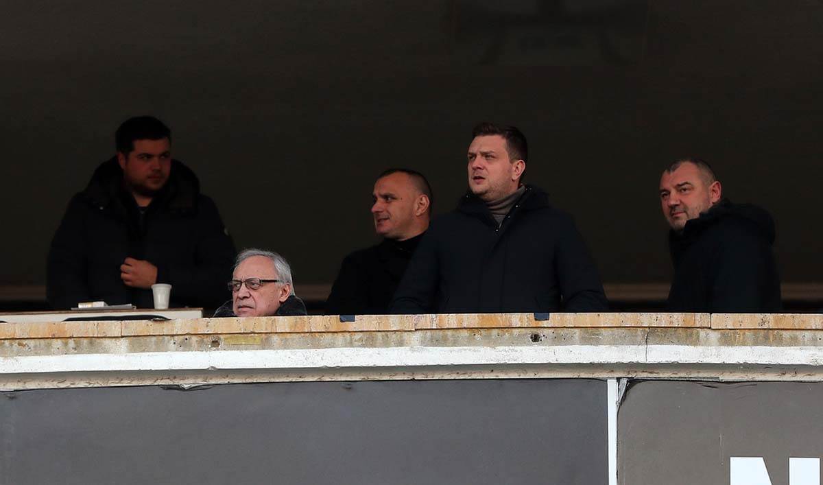 Transparent Grobara posle derbija