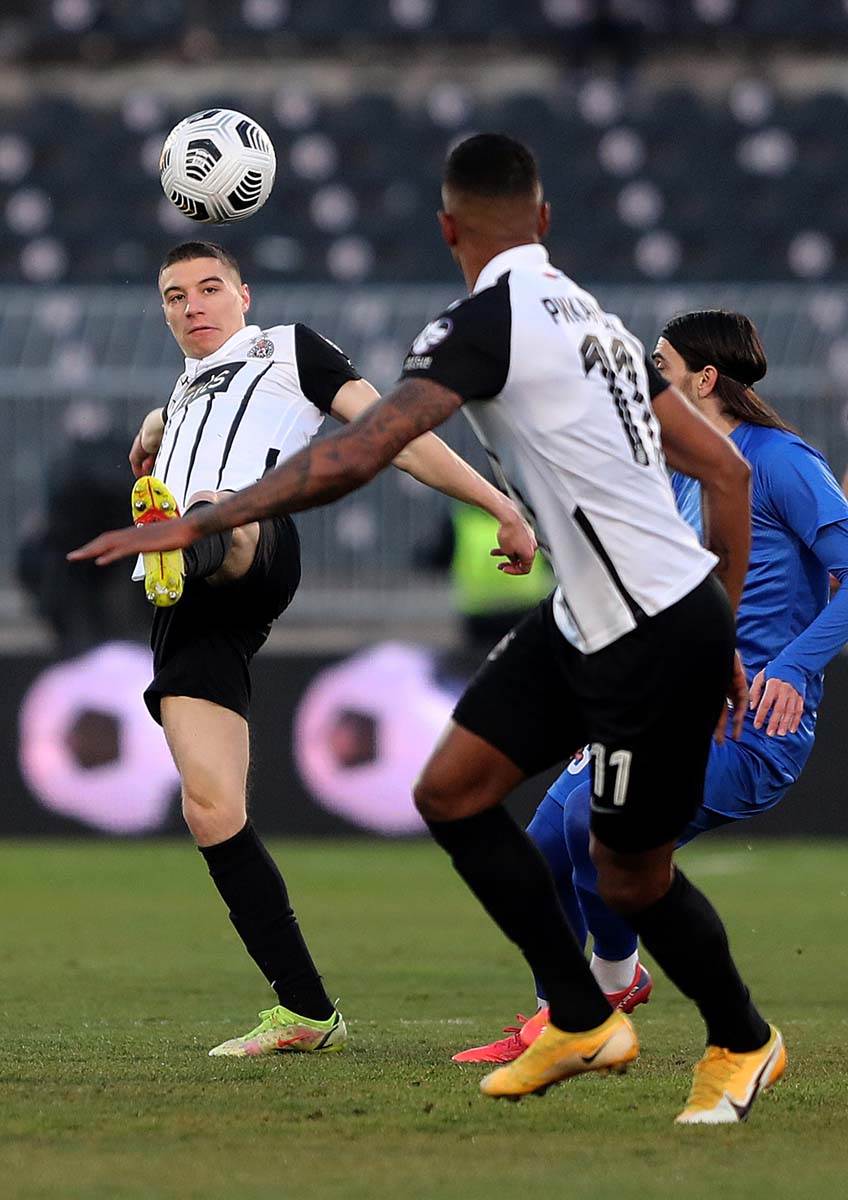 Transparent Grobara posle derbija