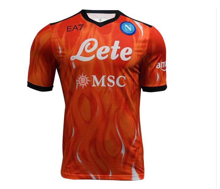 Napoli predstavio 13 dres u sezoni