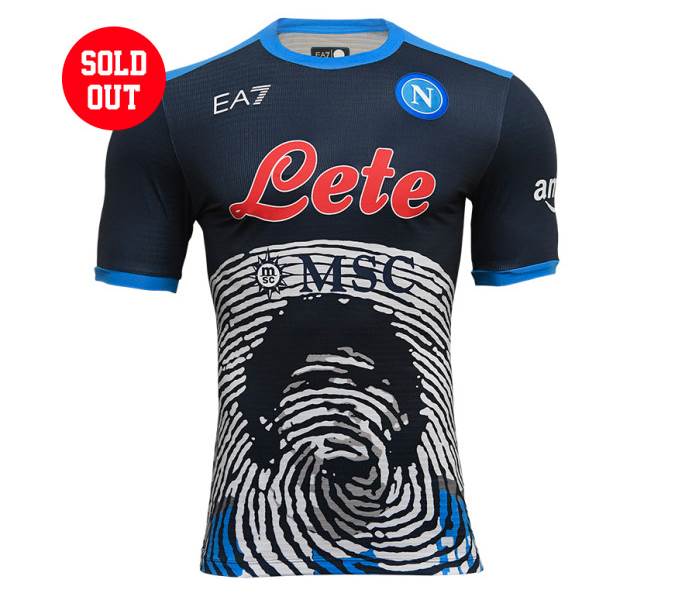 Napoli predstavio 13 dres u sezoni