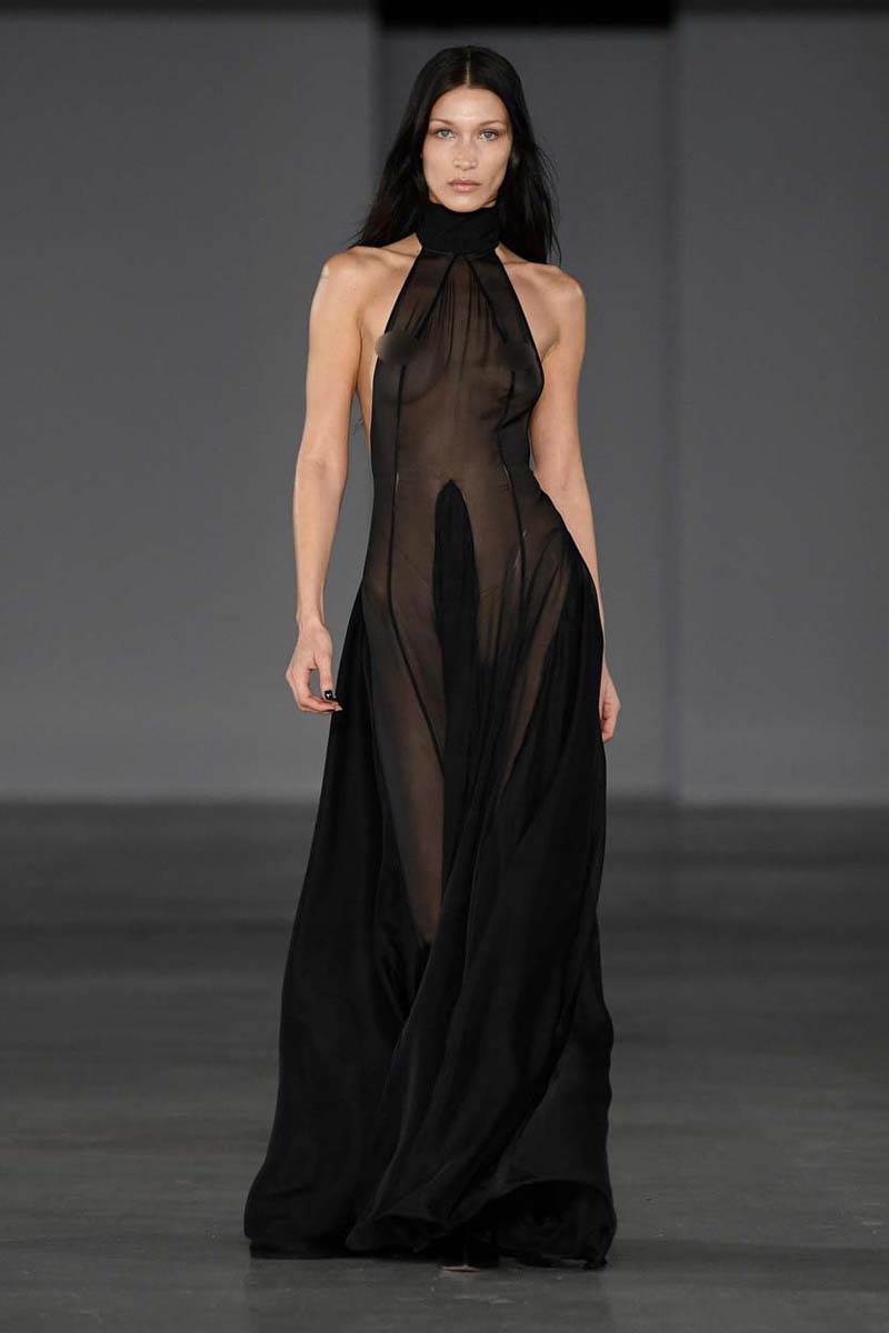 Bela Hadid o operaciji nosa