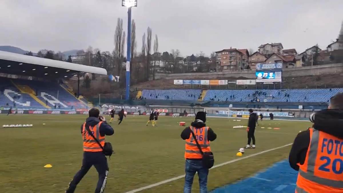 Sukob navijača, Grbavica (10).jpg