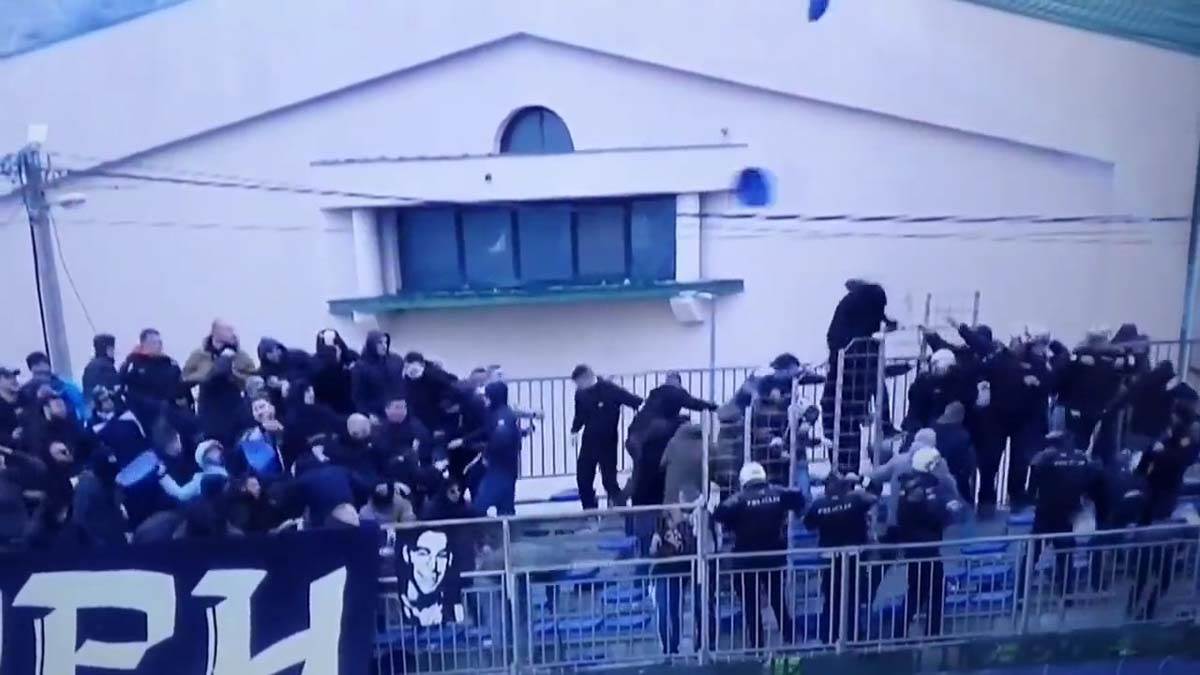 Barvari, Navijači, Tuča (5).jpg