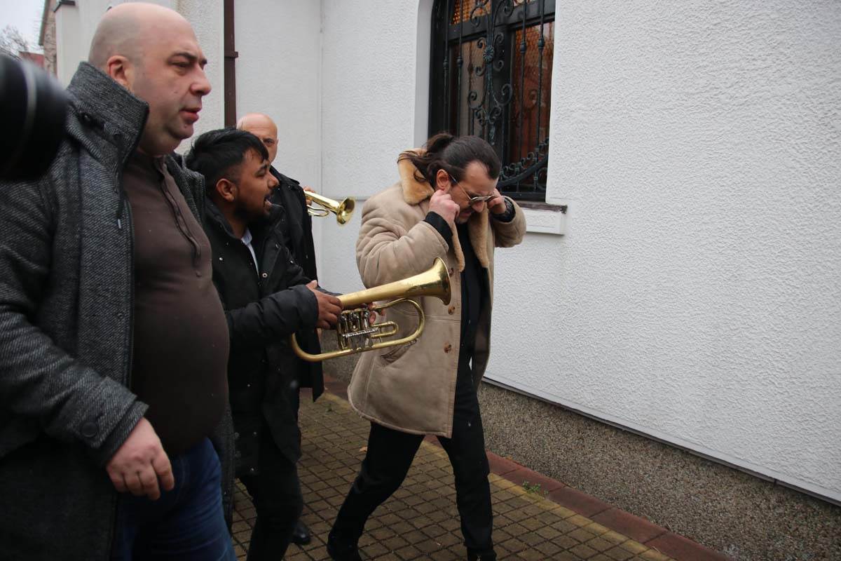 aca lukas stigao na vencanje sinu u pratnji trubaca (9).jpg