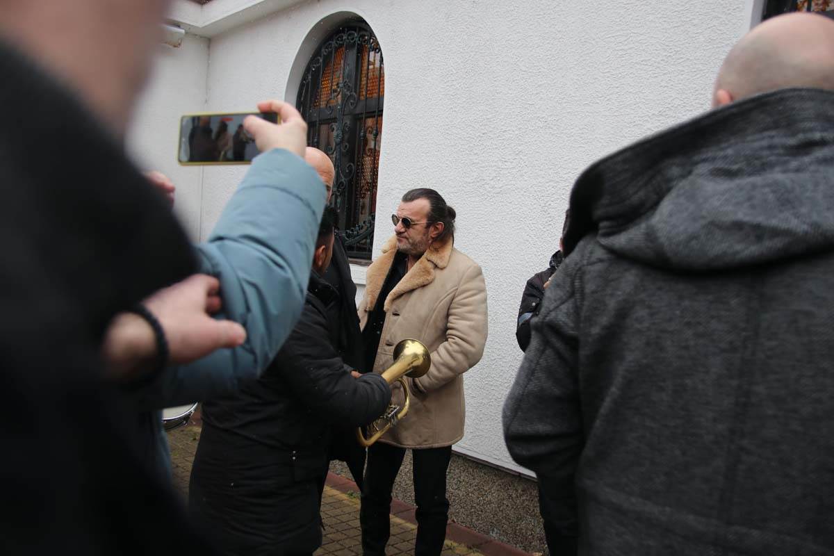 aca lukas stigao na vencanje sinu u pratnji trubaca (10).jpg