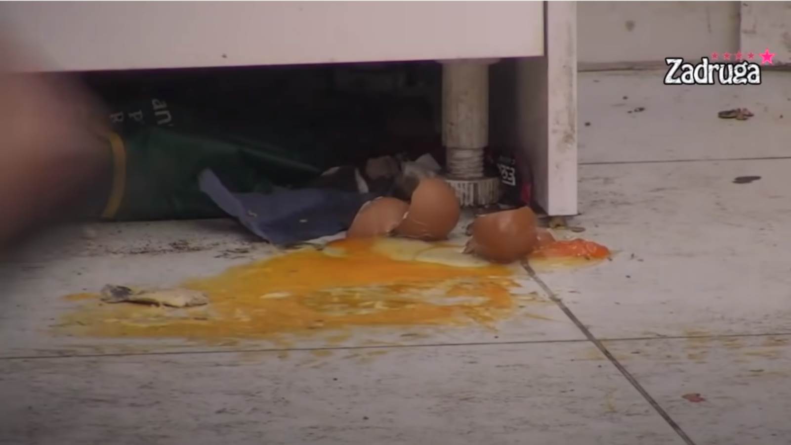 Zadruga, prljava kuća