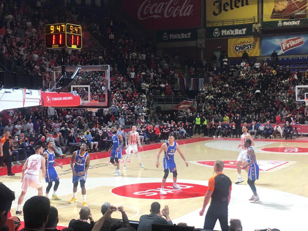 Novak Đoković sa porodicom bodri Zvezdu