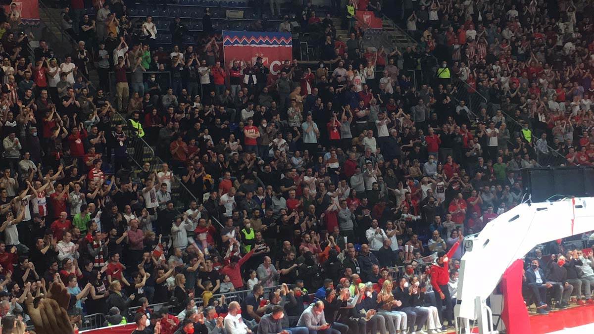 Novak Đoković sa porodicom bodri Zvezdu