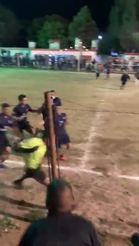 Colonia Tirolesa, Turnir, Napad na sudiju (6).jpg