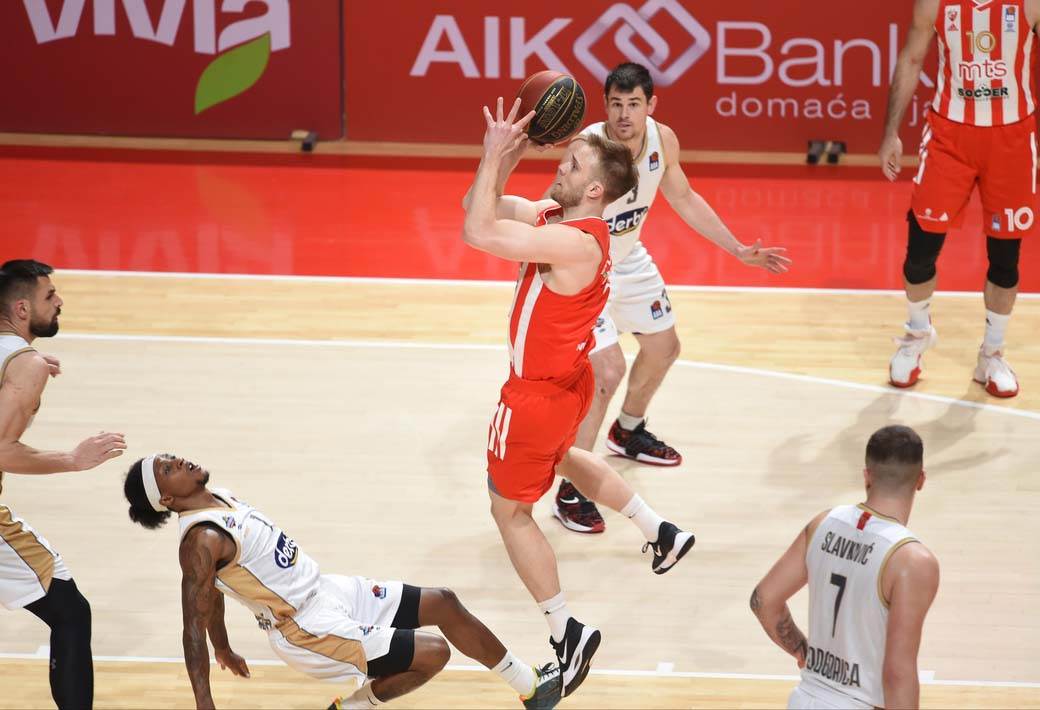 Crvena zvezda SC derbi (7).jpg