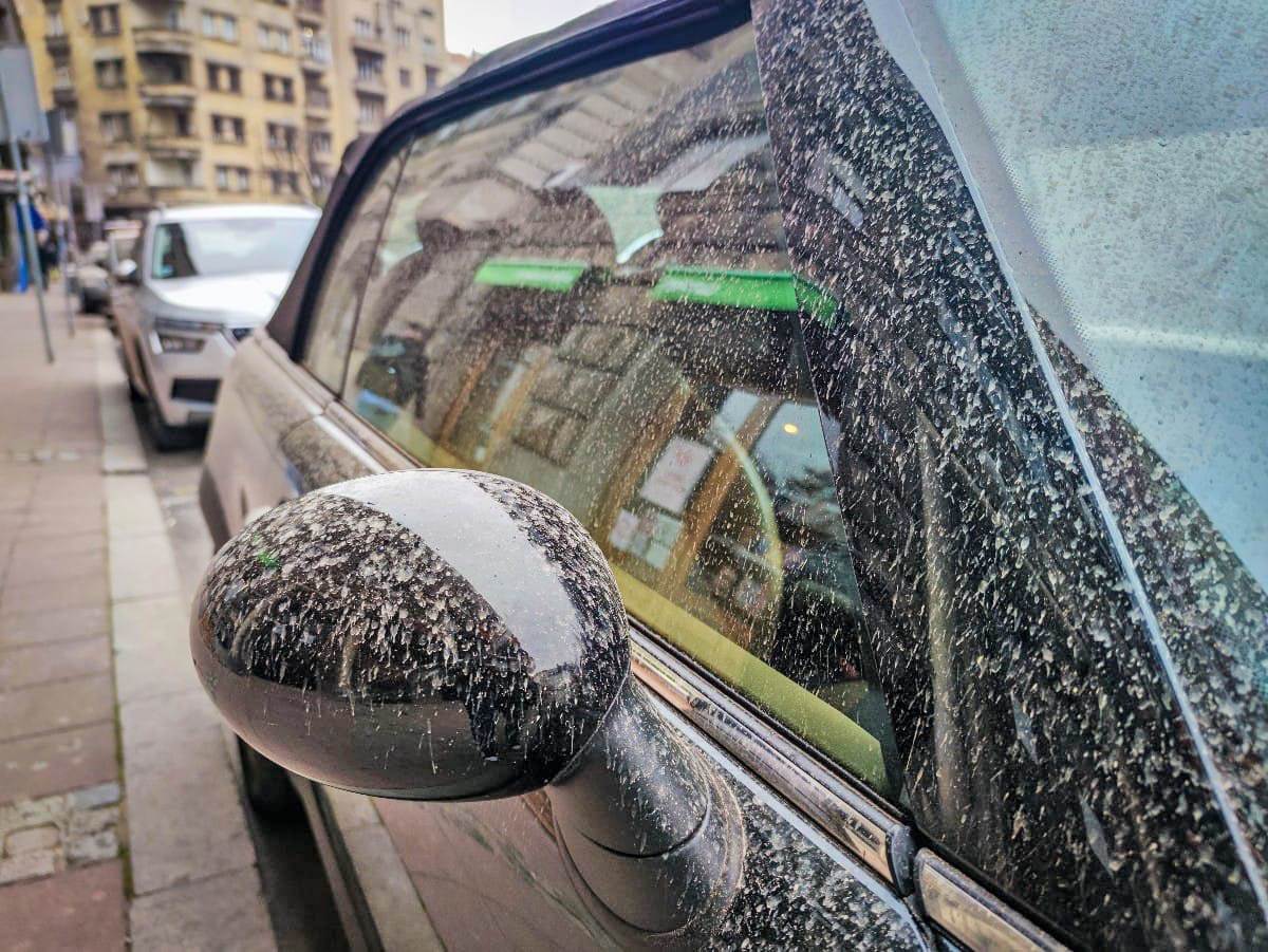 Žuta kiša isprljala automobile