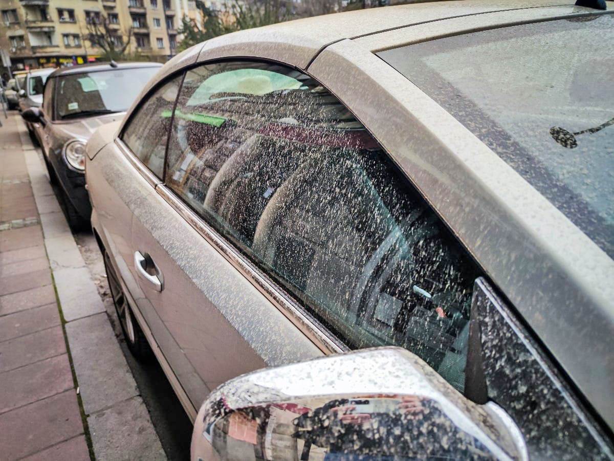 Žuta kiša isprljala automobile