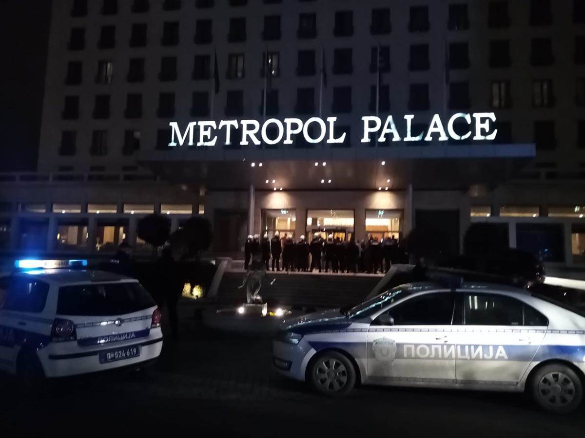 Incident ispred hotela metropol, obračun navijača  (2).jpg