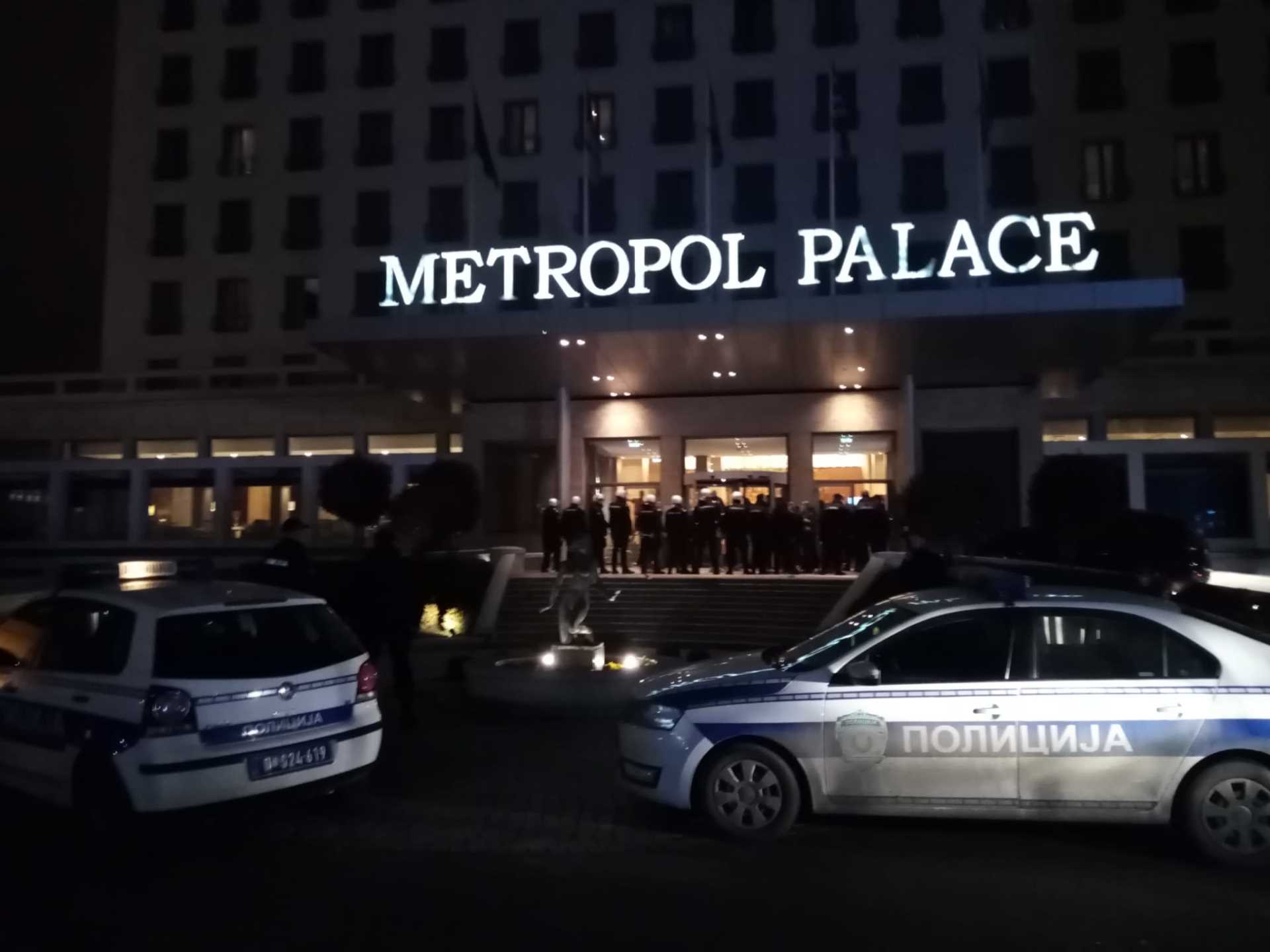 Incident ispred hotela metropol, obračun navijača  (3).jpeg
